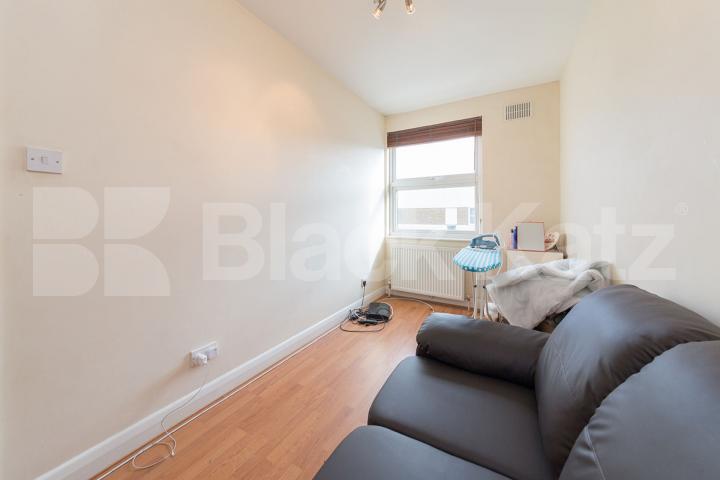 A modern two double bedroom flat set on the top floor of period building Hercules Street, Holloway 
